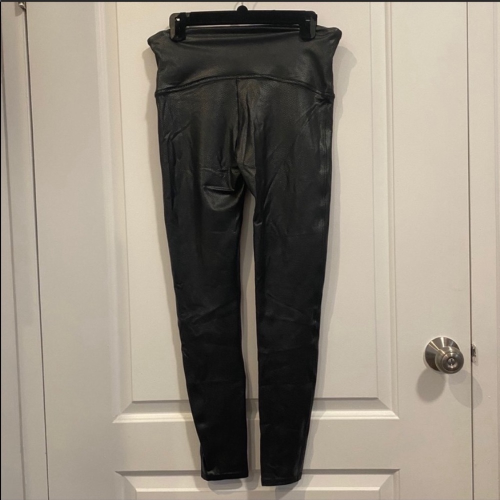 Spanx Faux Leather Croc Leggings - Picture 8 of 8